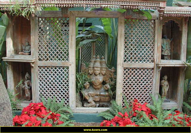 Siegfried & Roy's Secret Garden
